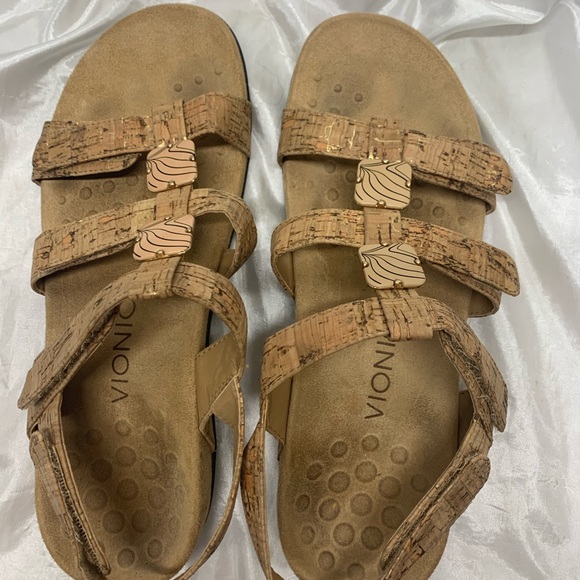 Vionic Amber Cork Sandals - Picture 4 of 8